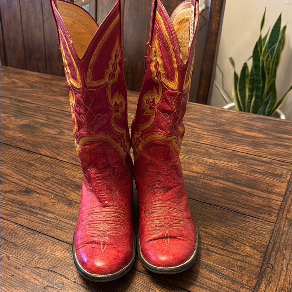 Authentic Red Vintage 9.5B Rios of Mercedes
Cowboy Western Boots